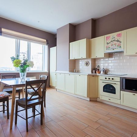 Stylish Views Apartments In The Parasol. Parus .Obolonskaya Embankment Kiev Luaran gambar