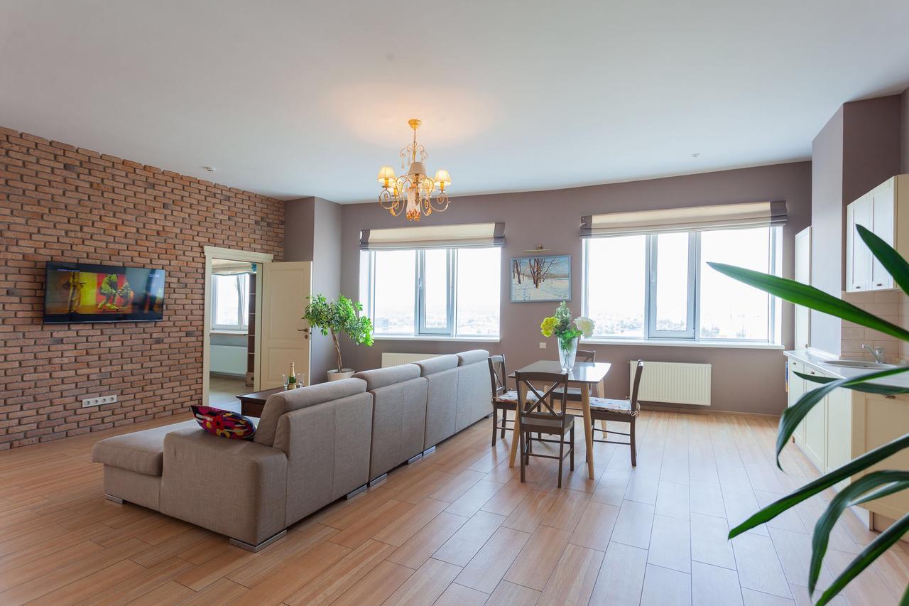 Stylish Views Apartments In The Parasol. Parus .Obolonskaya Embankment Kiev Luaran gambar